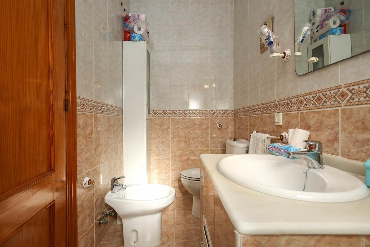 Se vende Villa - Chalet de 5 dormitorios en Costa Del Sol, Málaga, España