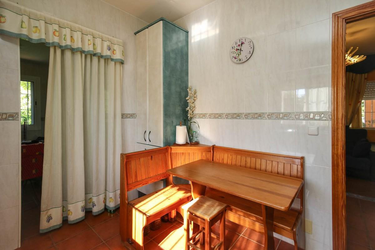 Se vende Villa - Chalet de 5 dormitorios en Costa Del Sol, Málaga, España