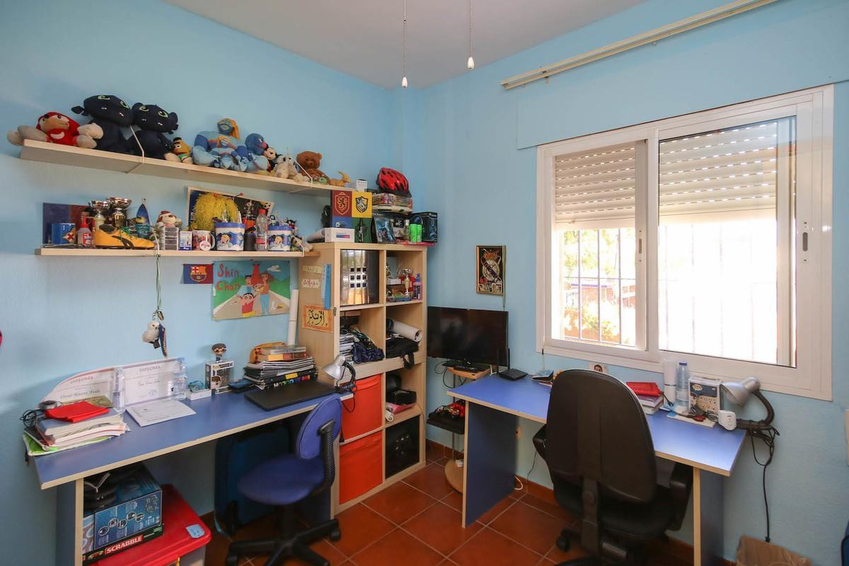 Se vende Villa - Chalet de 5 dormitorios en Costa Del Sol, Málaga, España
