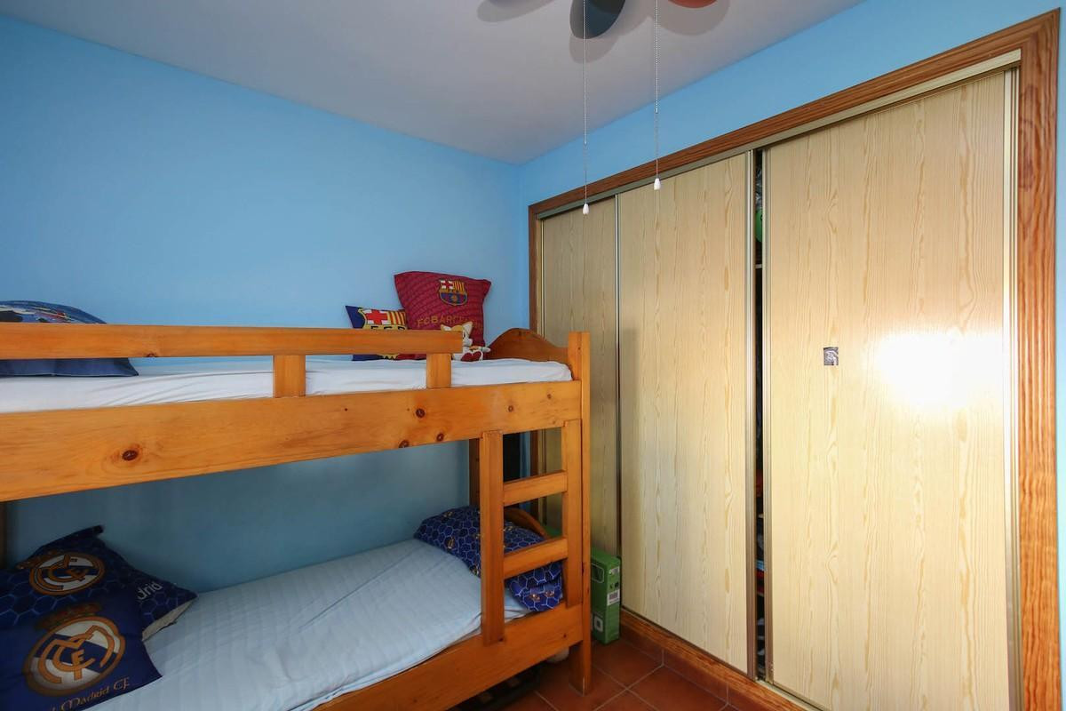 Se vende Villa - Chalet de 5 dormitorios en Costa Del Sol, Málaga, España