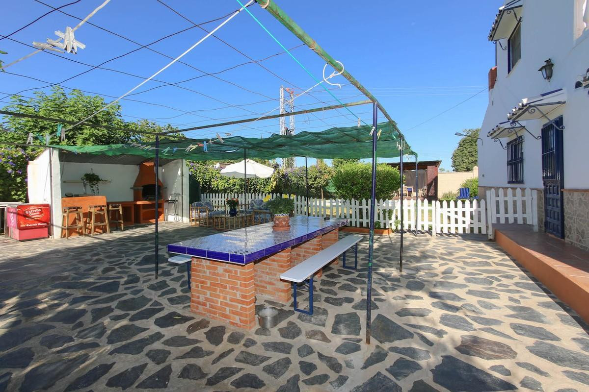 Se vende Villa - Chalet de 5 dormitorios en Costa Del Sol, Málaga, España