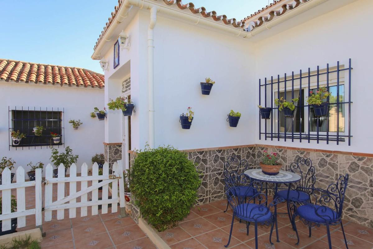 Se vende Villa - Chalet de 5 dormitorios en Costa Del Sol, Málaga, España
