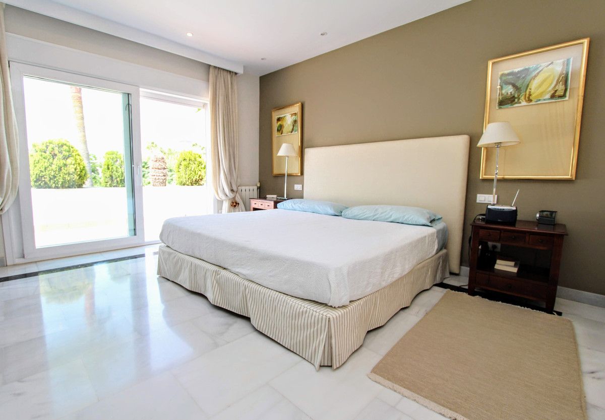 Se vende Villa - Chalet de 6 dormitorios en Costa Del Sol, Málaga, España