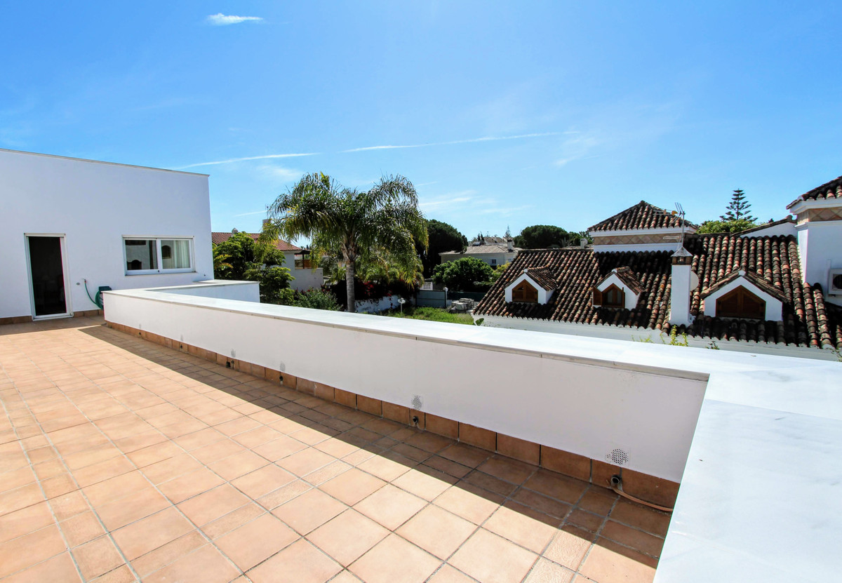 Se vende Villa - Chalet de 6 dormitorios en Costa Del Sol, Málaga, España