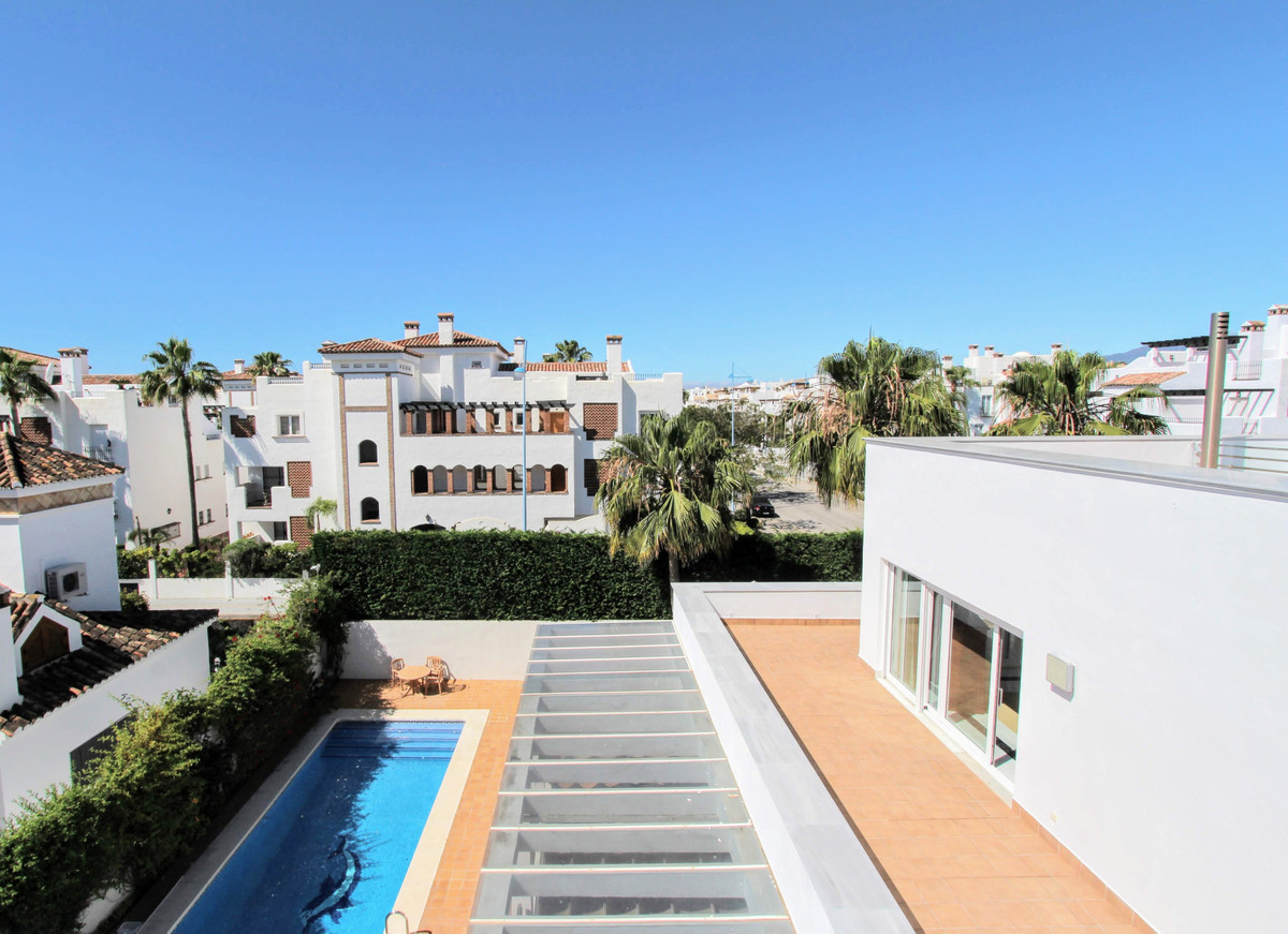 Se vende Villa - Chalet de 6 dormitorios en Costa Del Sol, Málaga, España