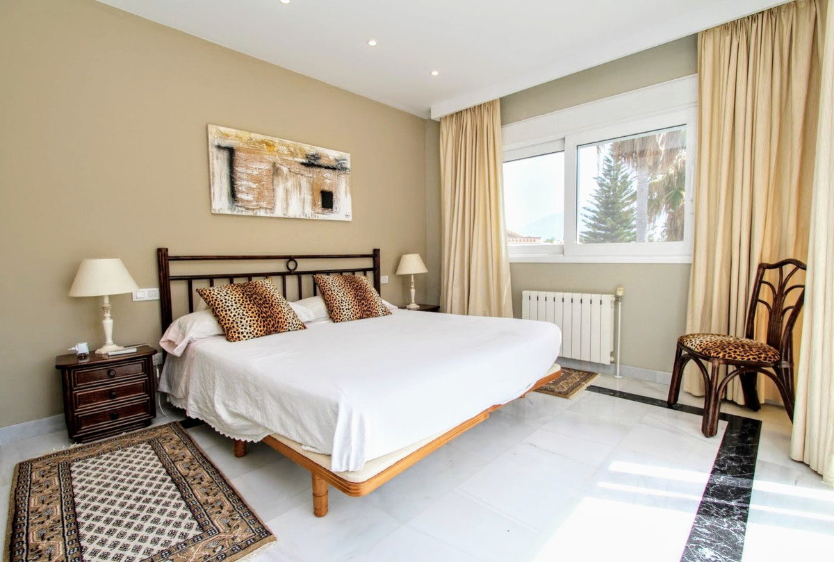 Se vende Villa - Chalet de 6 dormitorios en Costa Del Sol, Málaga, España