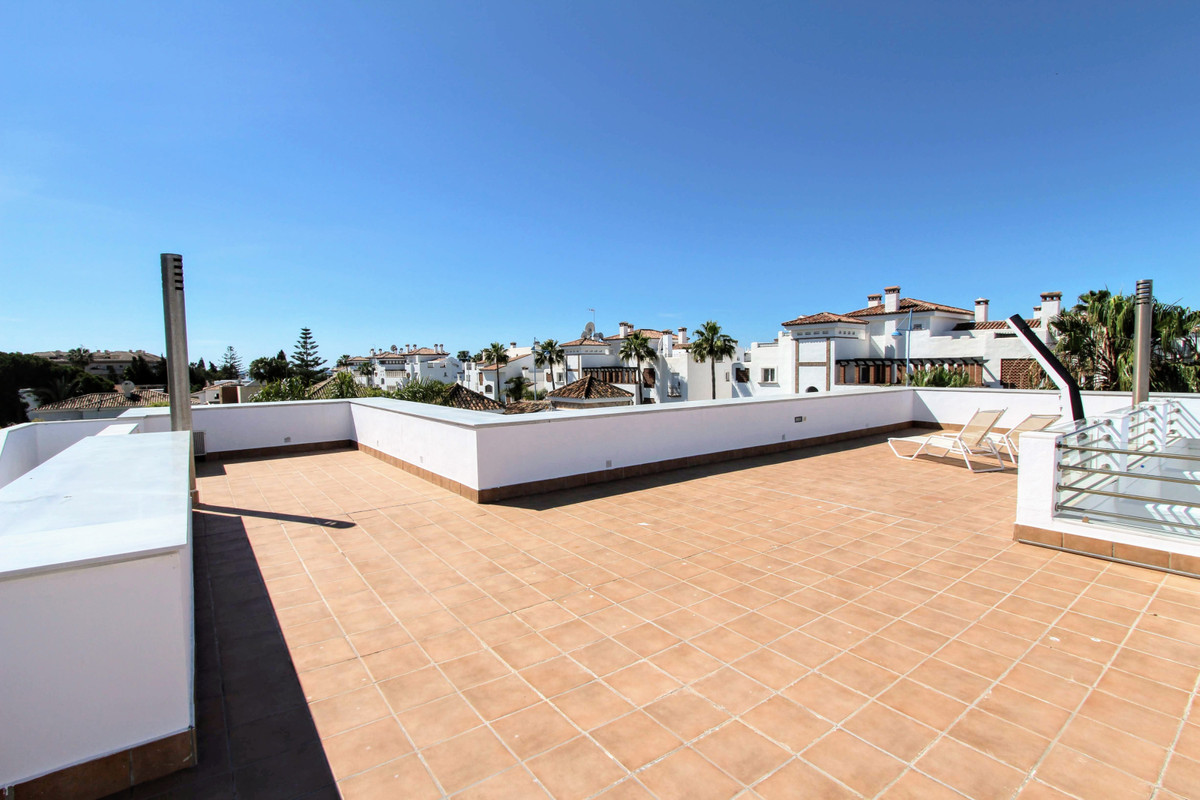 Se vende Villa - Chalet de 6 dormitorios en Costa Del Sol, Málaga, España