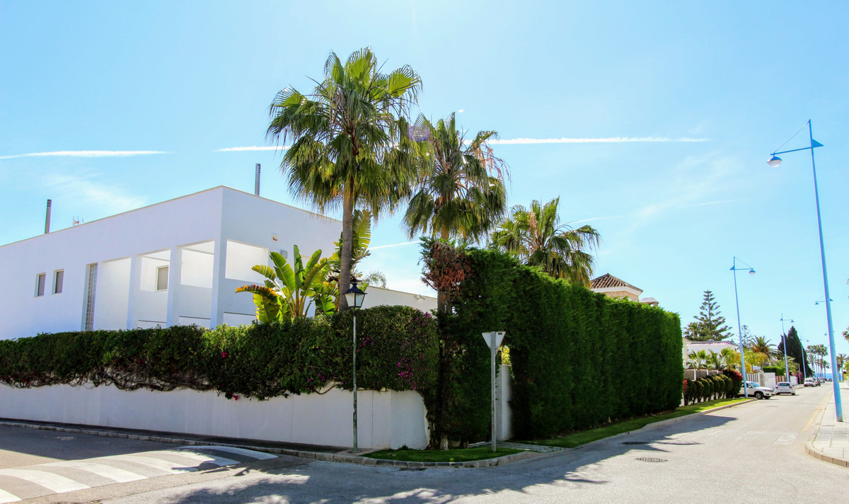 Se vende Villa - Chalet de 6 dormitorios en Costa Del Sol, Málaga, España