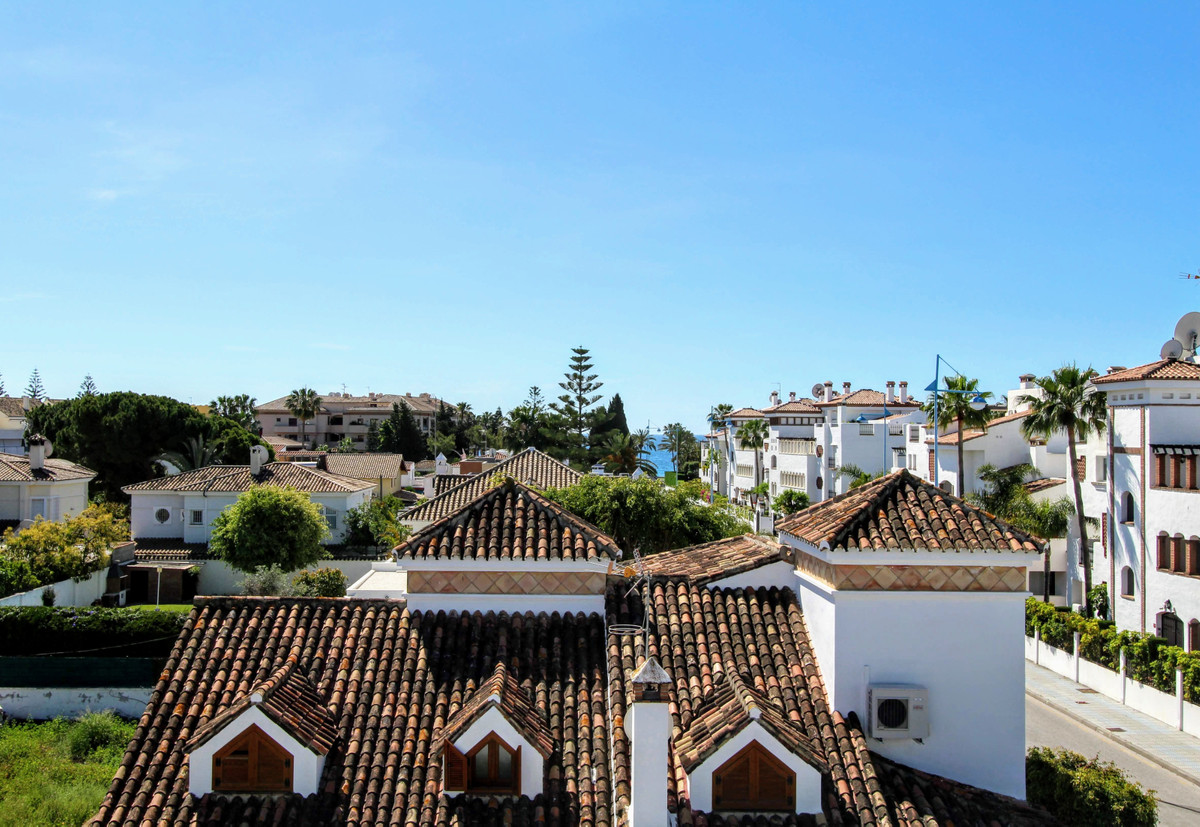 Se vende Villa - Chalet de 6 dormitorios en Costa Del Sol, Málaga, España
