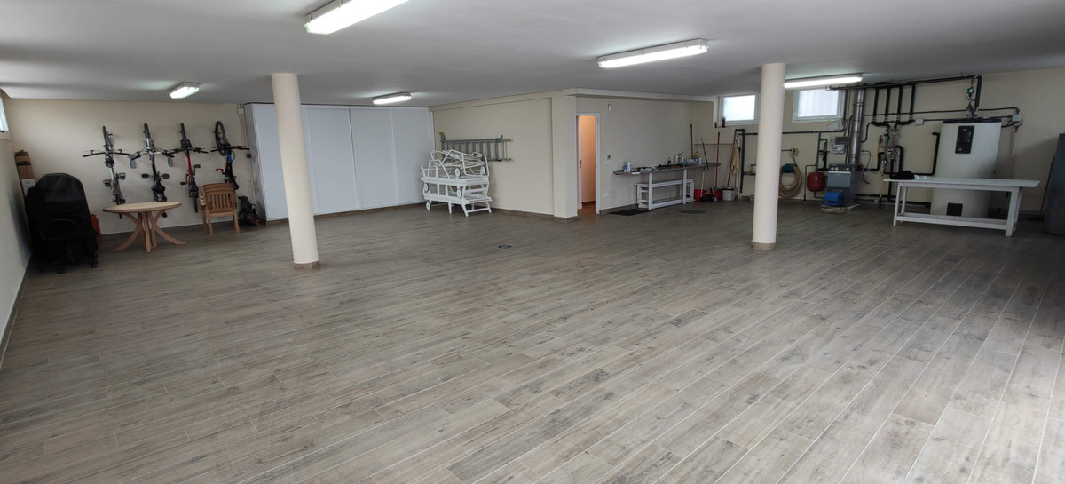 Se vende Villa - Chalet de 6 dormitorios en Costa Del Sol, Málaga, España