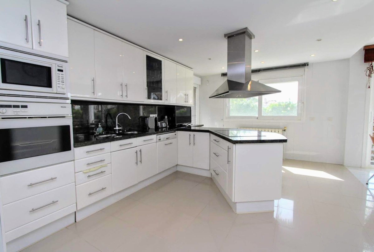 Se vende Villa - Chalet de 6 dormitorios en Costa Del Sol, Málaga, España