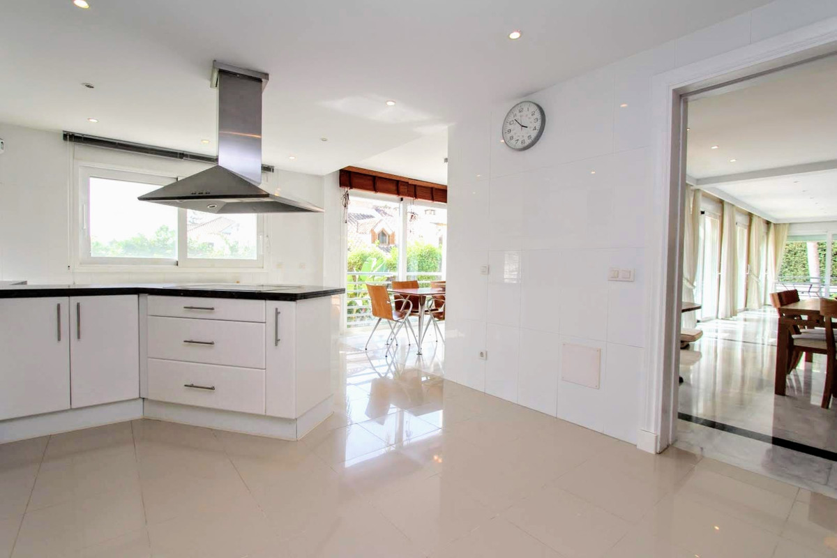 Se vende Villa - Chalet de 6 dormitorios en Costa Del Sol, Málaga, España