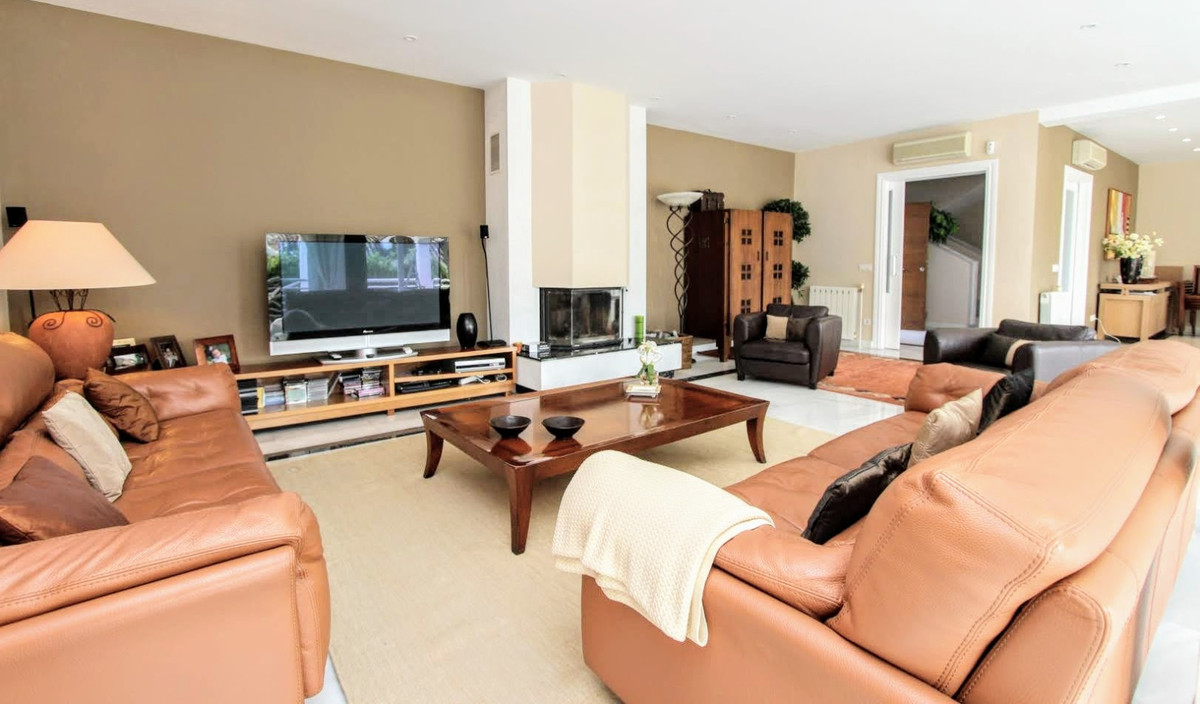 Se vende Villa - Chalet de 6 dormitorios en Costa Del Sol, Málaga, España