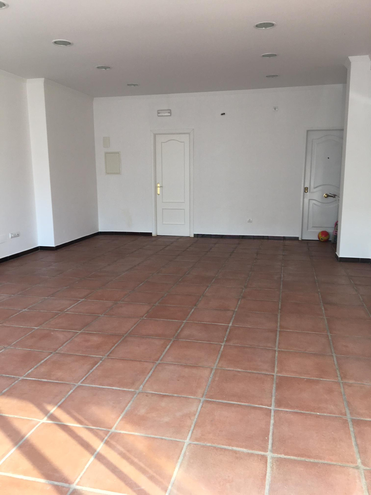 Se vende Local comercial  en Costa Del Sol, Málaga, España