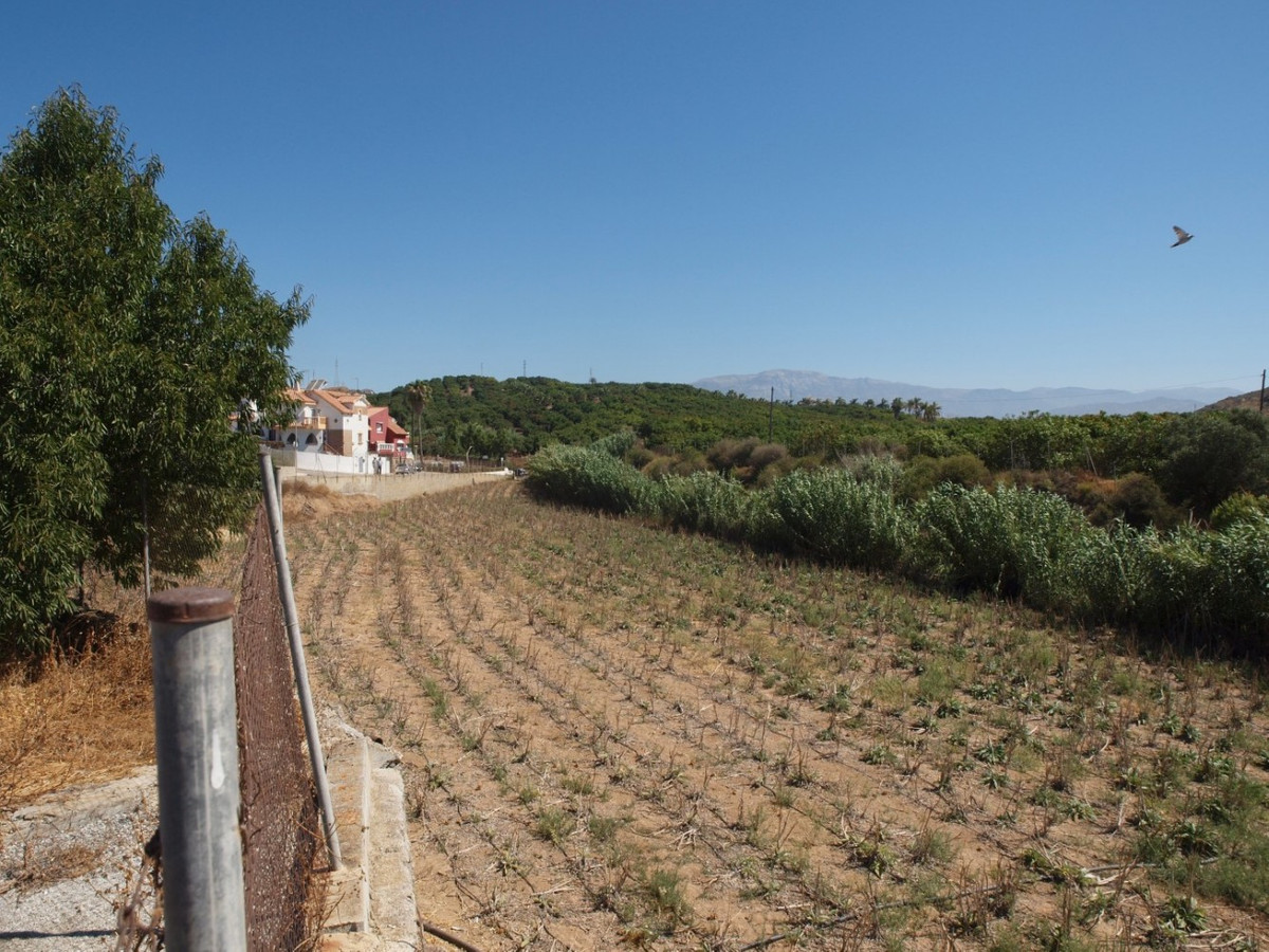 10 Bed Townhouse for sale in Almayate Costa Del Sol East, Málaga, Spain