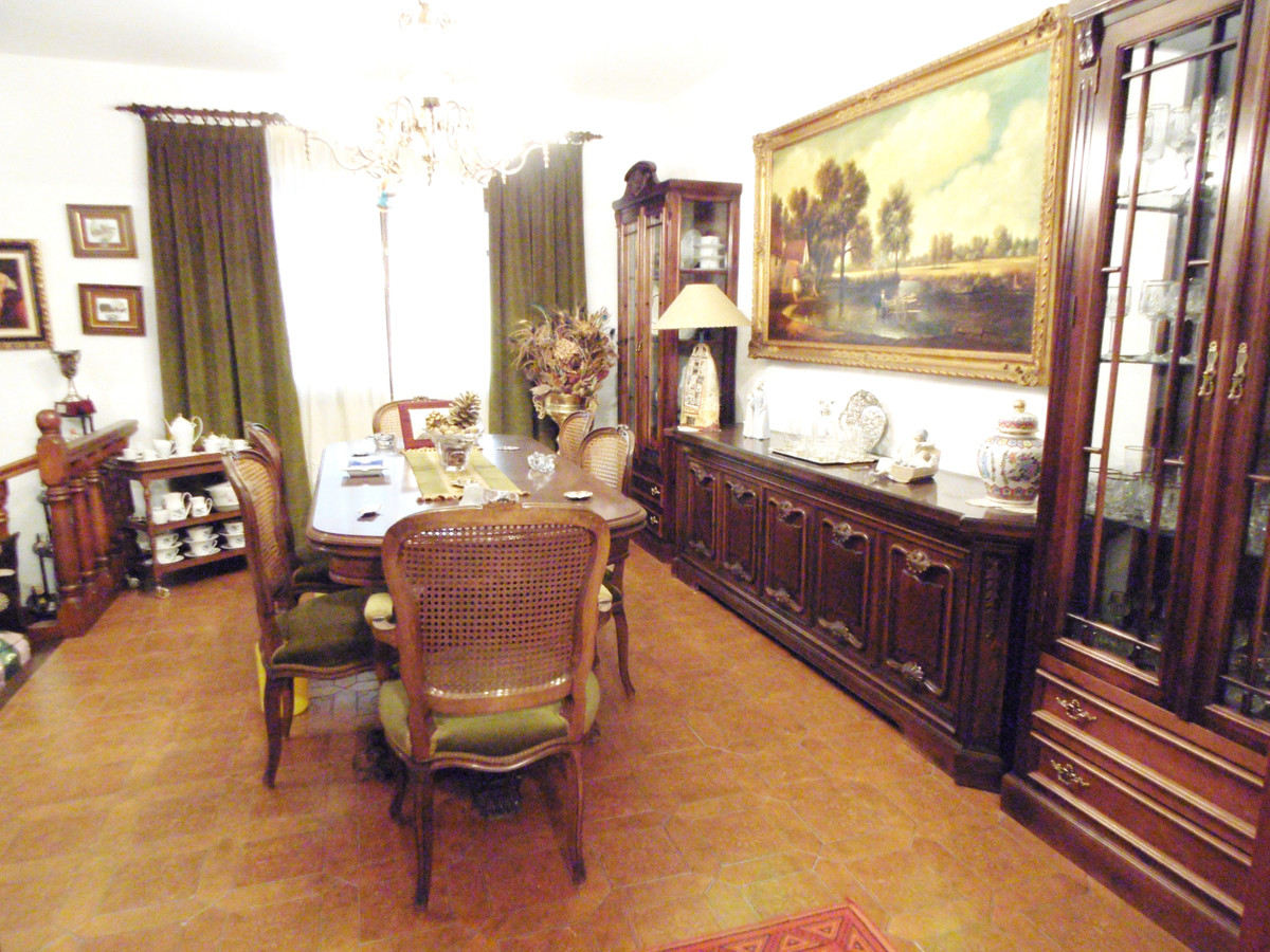6 Bed Townhouse for sale in Coín Costa Del Sol, Málaga, Spain