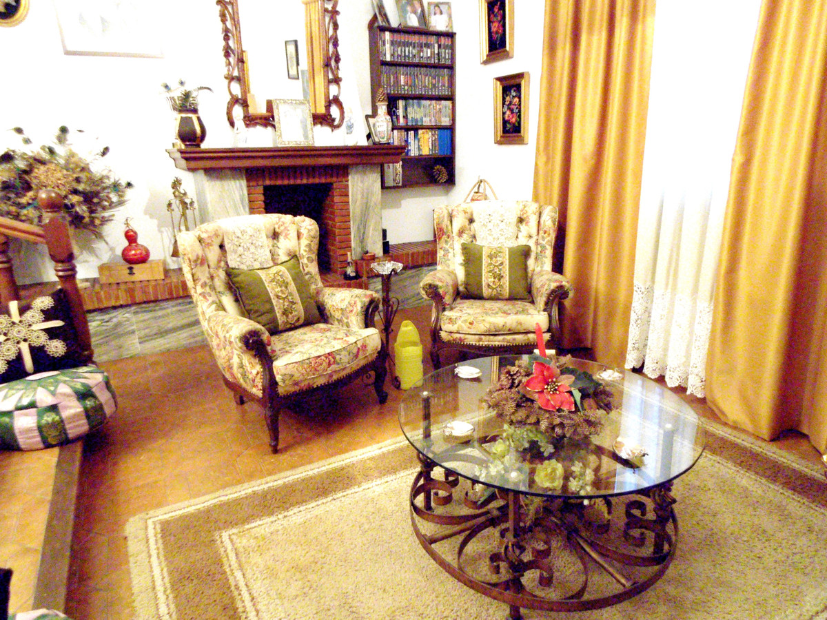 6 Bed Townhouse for sale in Coín Costa Del Sol, Málaga, Spain