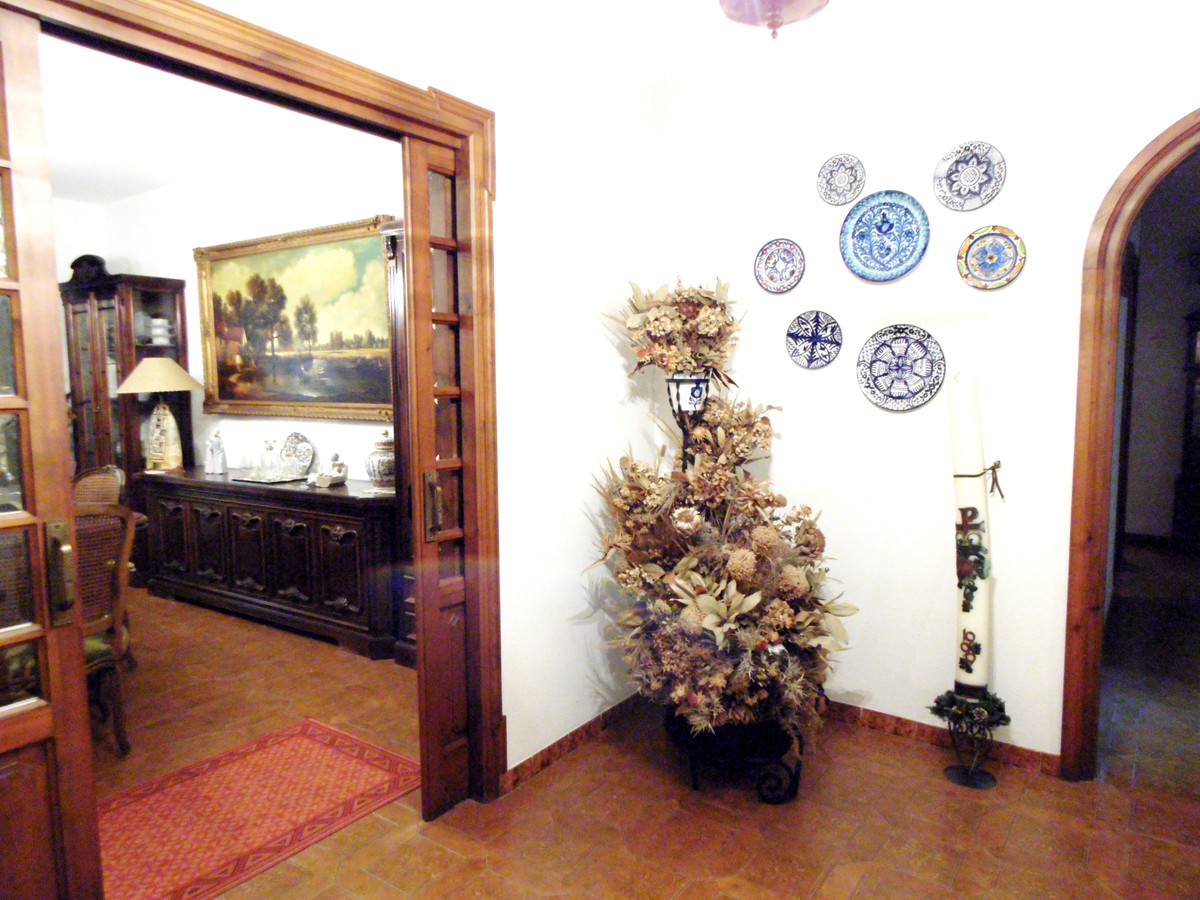 6 Bed Townhouse for sale in Coín Costa Del Sol, Málaga, Spain