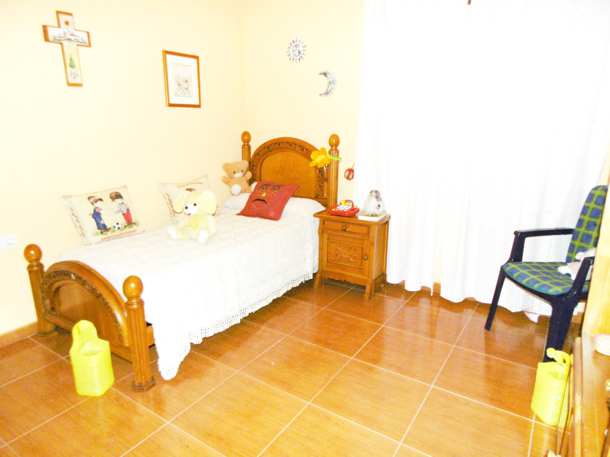 6 Bed Townhouse for sale in Coín Costa Del Sol, Málaga, Spain