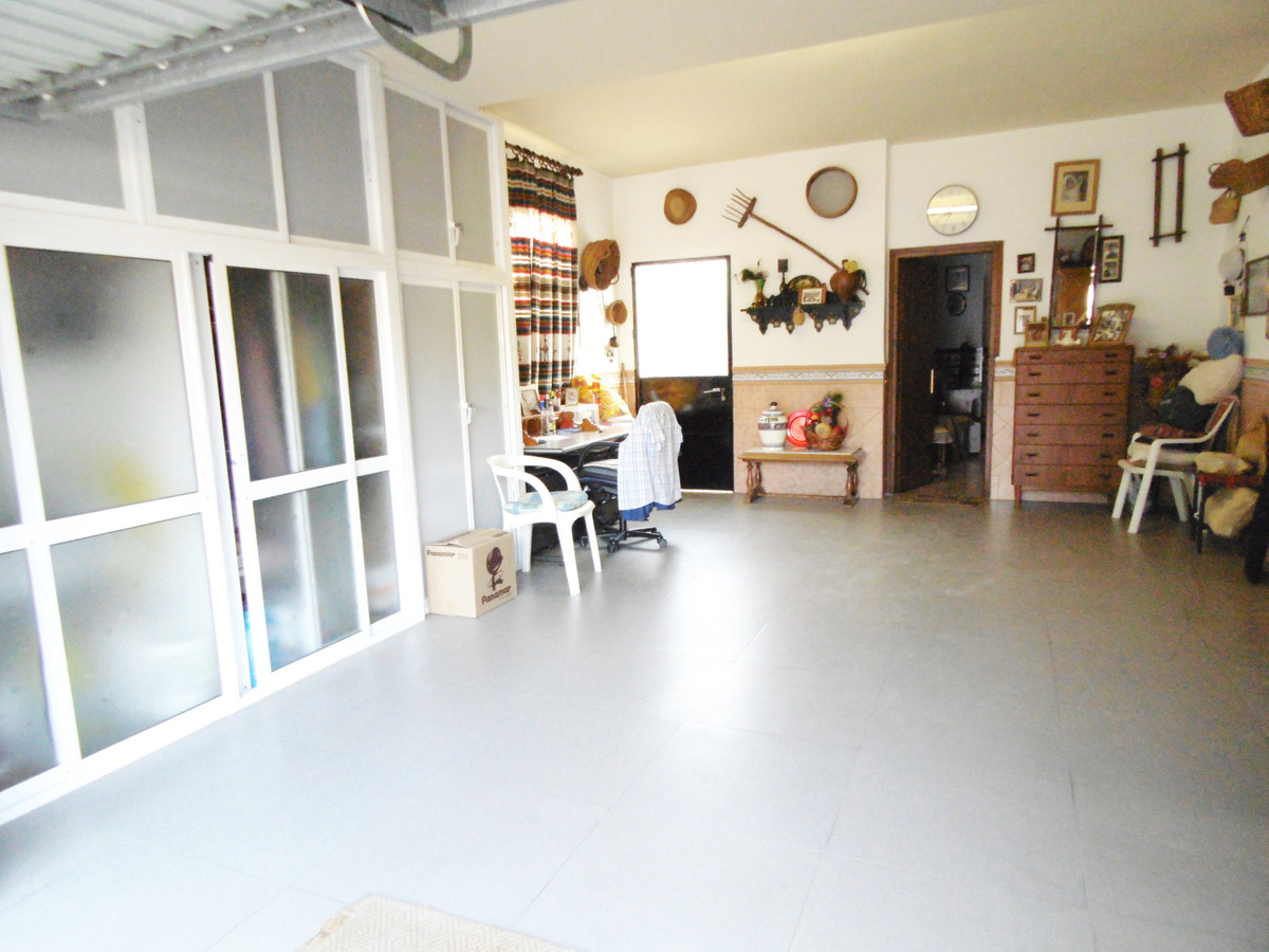 6 Bed Townhouse for sale in Coín Costa Del Sol, Málaga, Spain