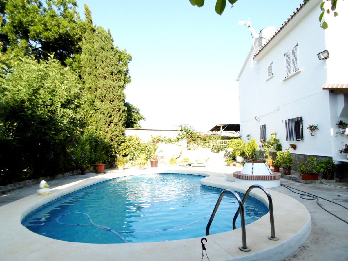 6 Bed Townhouse for sale in Coín Costa Del Sol, Málaga, Spain