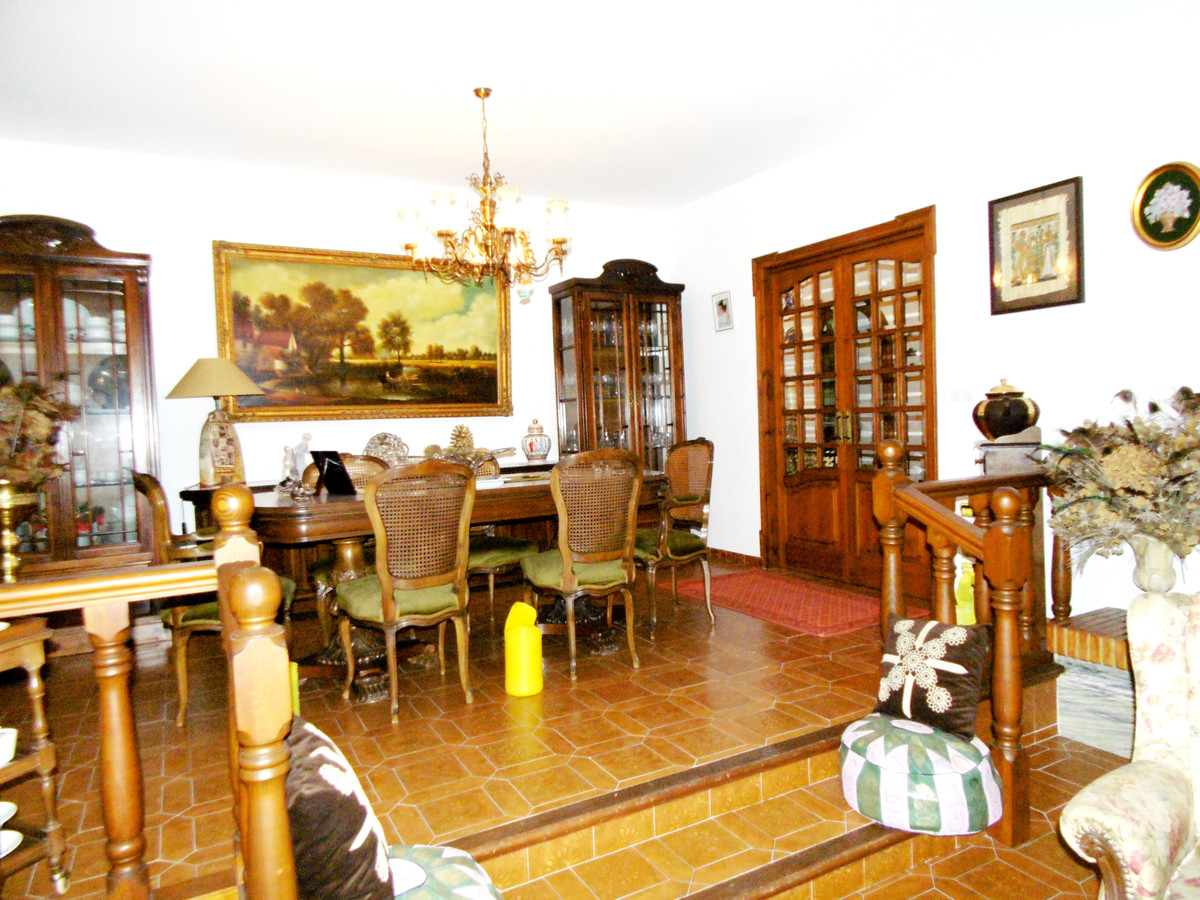 6 Bed Townhouse for sale in Coín Costa Del Sol, Málaga, Spain