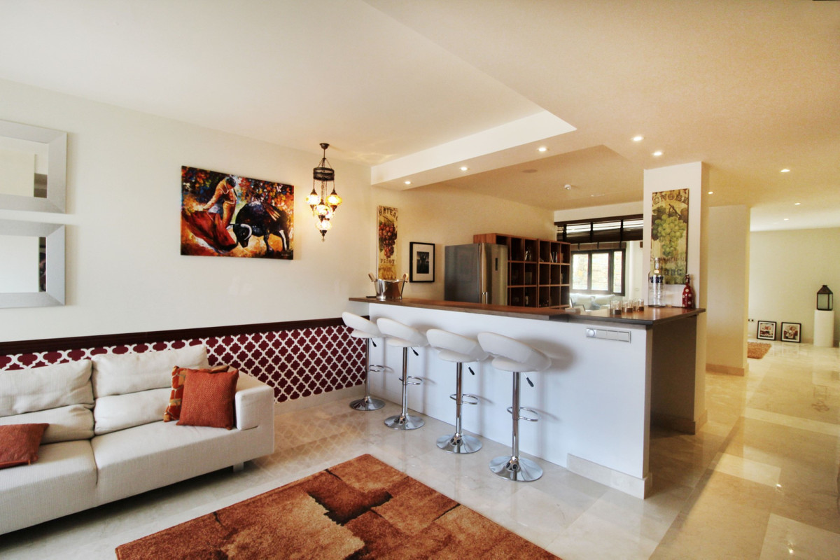 Se vende Villa - Chalet de 5 dormitorios en Costa Del Sol, Málaga, España