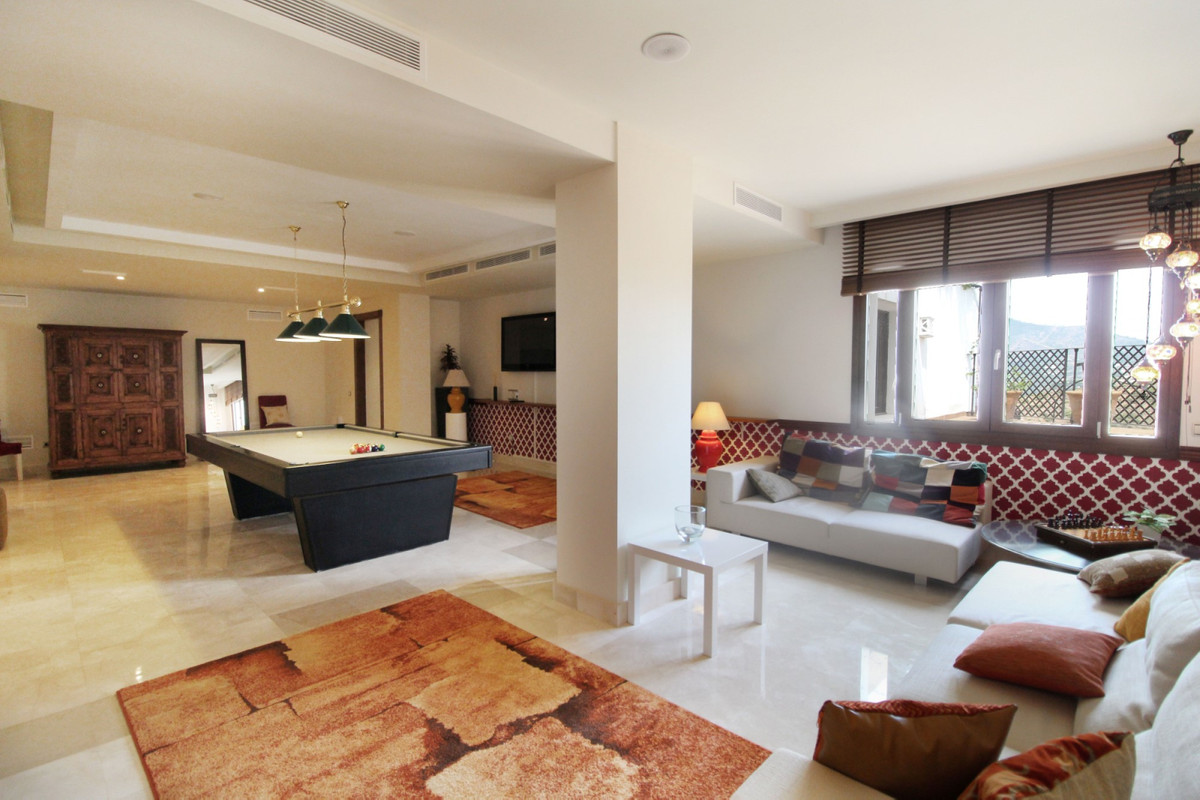 Se vende Villa - Chalet de 5 dormitorios en Costa Del Sol, Málaga, España