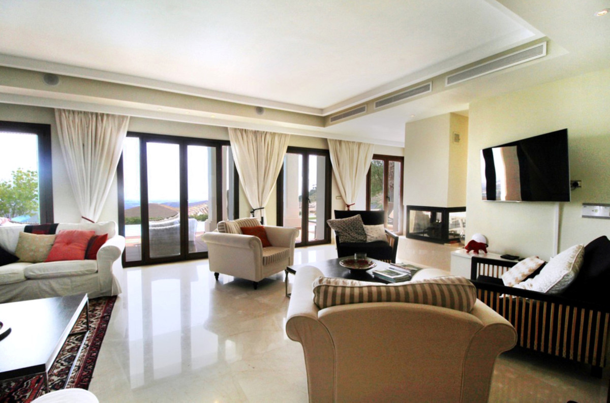 Se vende Villa - Chalet de 5 dormitorios en Costa Del Sol, Málaga, España