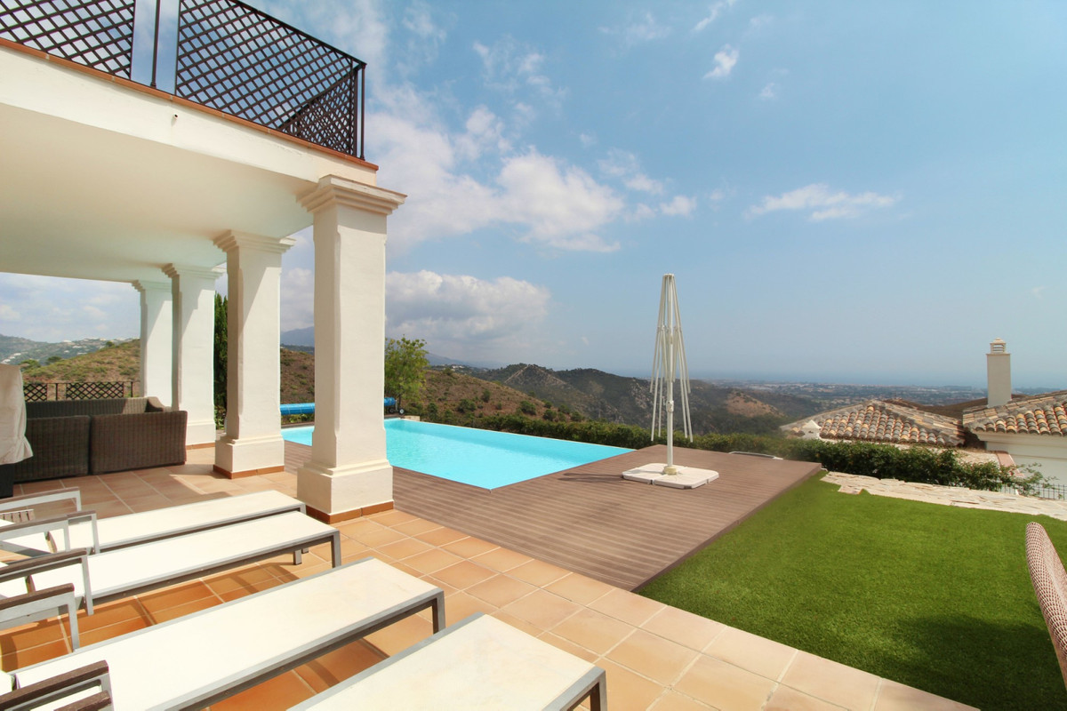Se vende Villa - Chalet de 5 dormitorios en Costa Del Sol, Málaga, España