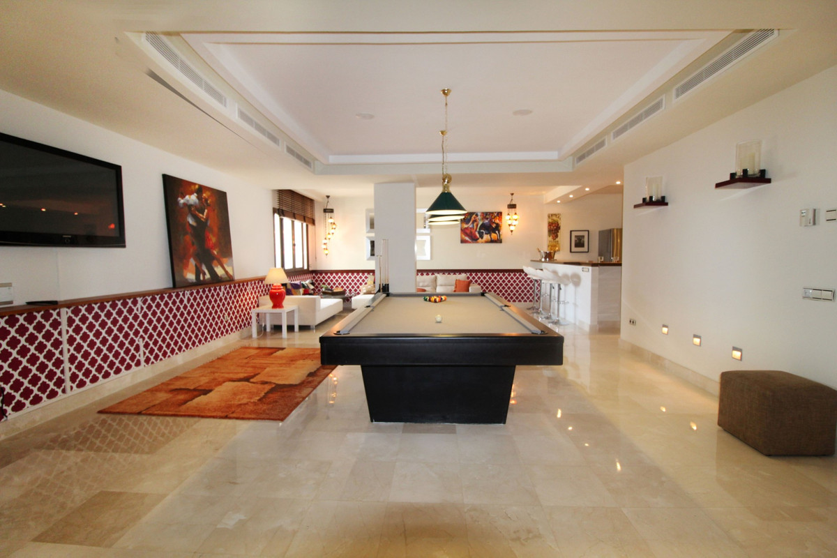 Se vende Villa - Chalet de 5 dormitorios en Costa Del Sol, Málaga, España