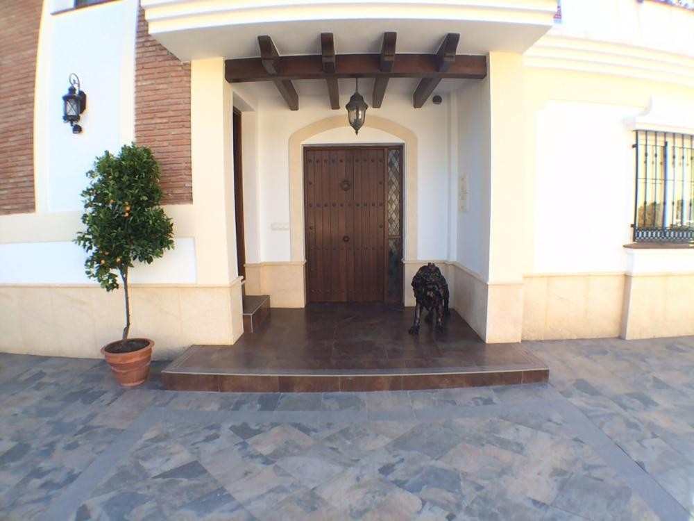 5 Bed Townhouse for sale in Frigiliana Costa Del Sol East, Málaga, Spain