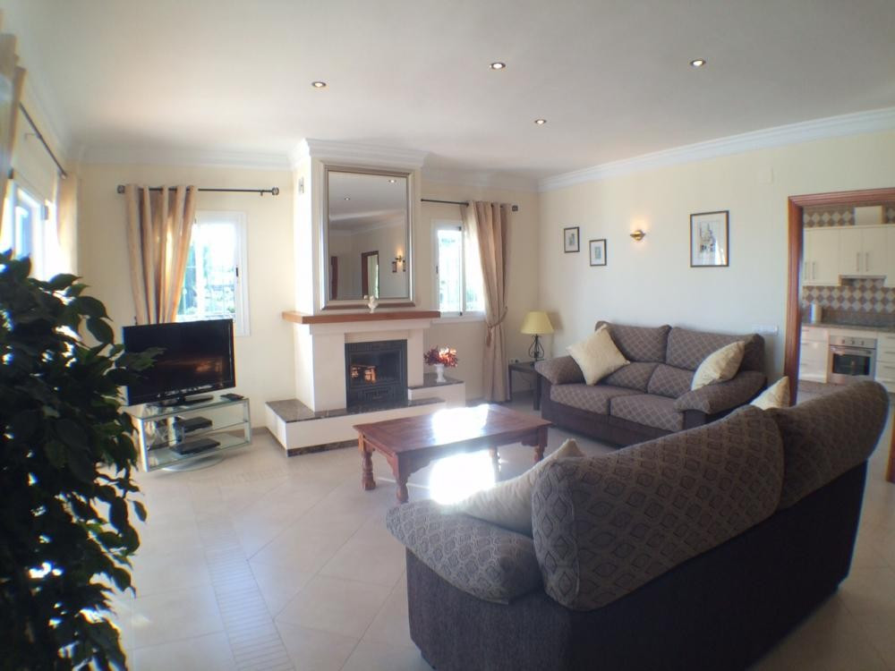 5 Bed Townhouse for sale in Frigiliana Costa Del Sol East, Málaga, Spain