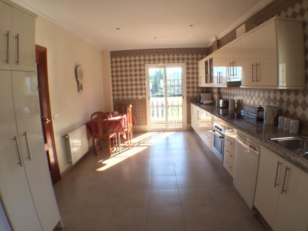 5 Bed Townhouse for sale in Frigiliana Costa Del Sol East, Málaga, Spain