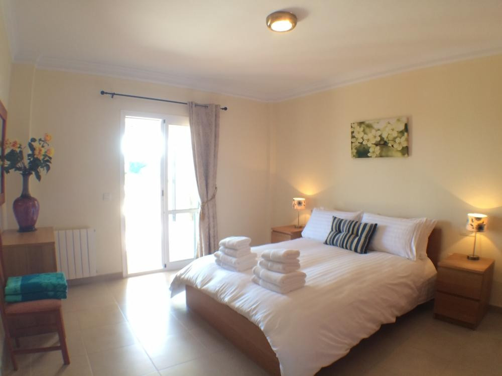 5 Bed Townhouse for sale in Frigiliana Costa Del Sol East, Málaga, Spain