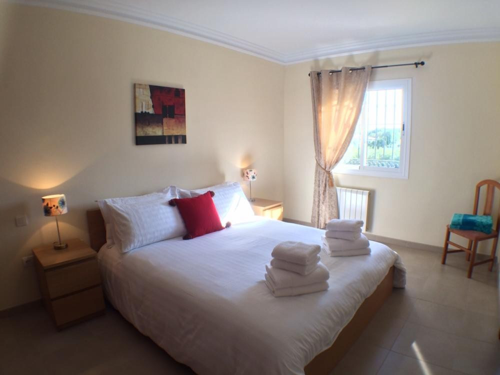 5 Bed Townhouse for sale in Frigiliana Costa Del Sol East, Málaga, Spain