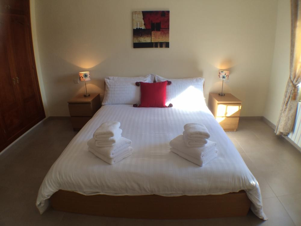 5 Bed Townhouse for sale in Frigiliana Costa Del Sol East, Málaga, Spain