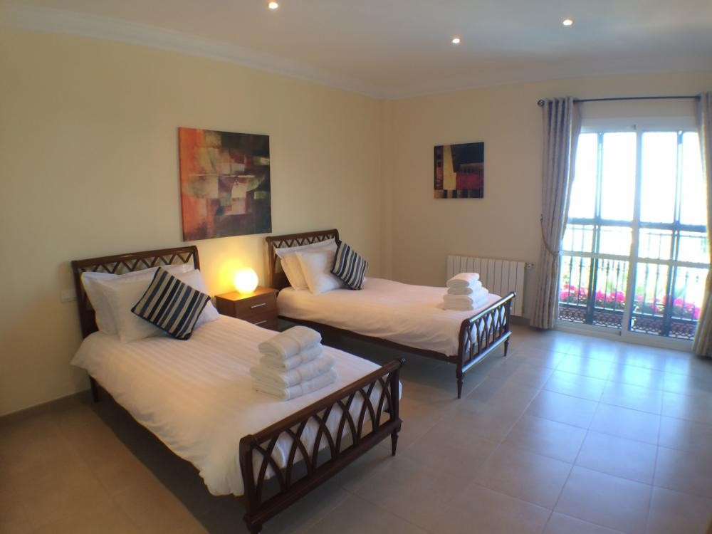 5 Bed Townhouse for sale in Frigiliana Costa Del Sol East, Málaga, Spain