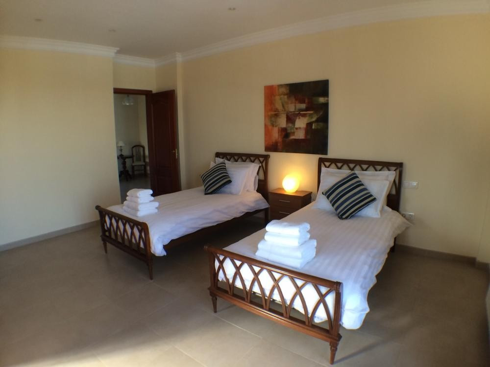 5 Bed Townhouse for sale in Frigiliana Costa Del Sol East, Málaga, Spain