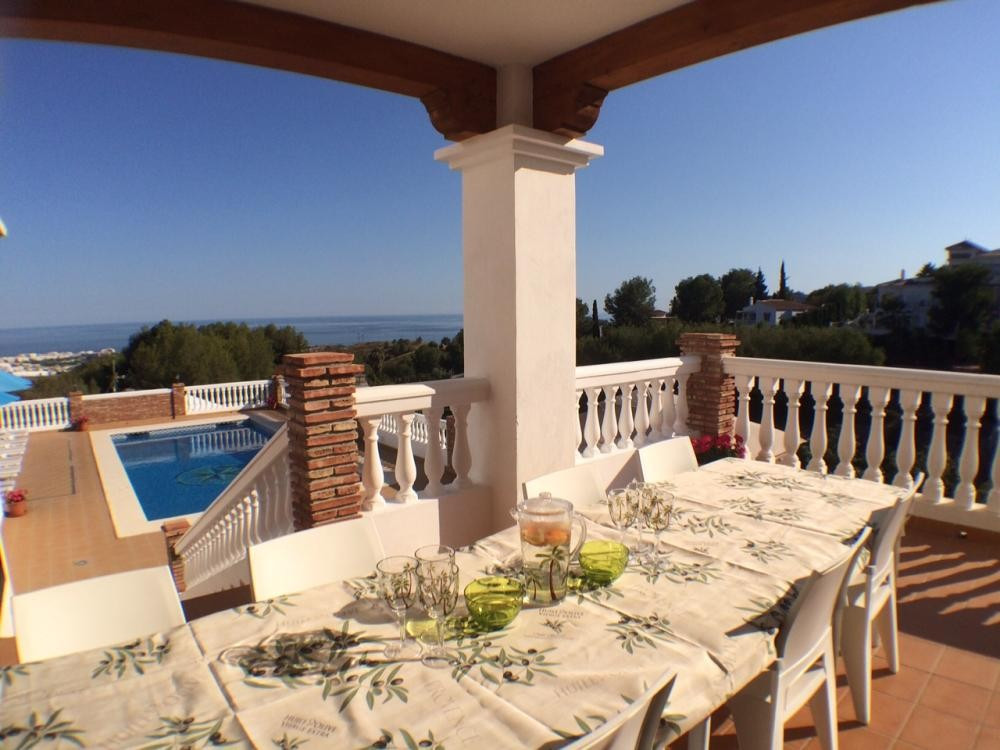 5 Bed Townhouse for sale in Frigiliana Costa Del Sol East, Málaga, Spain