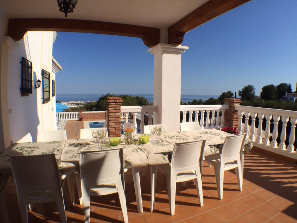 5 Bed Townhouse for sale in Frigiliana Costa Del Sol East, Málaga, Spain