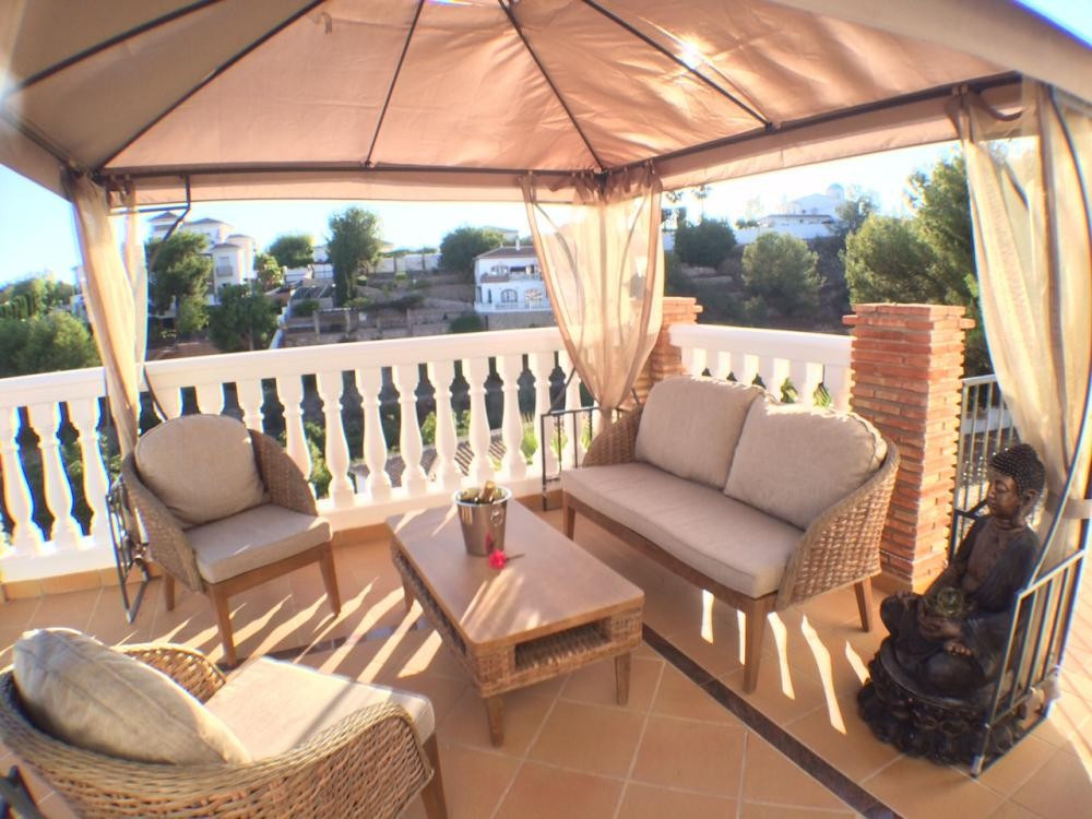5 Bed Townhouse for sale in Frigiliana Costa Del Sol East, Málaga, Spain
