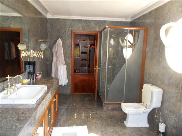 Se vende Villa - Chalet de 8 dormitorios en Costa Del Sol, Málaga, España