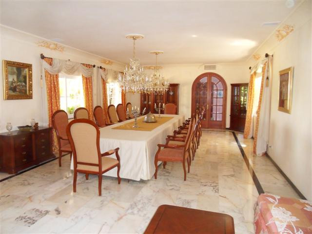 Se vende Villa - Chalet de 8 dormitorios en Costa Del Sol, Málaga, España