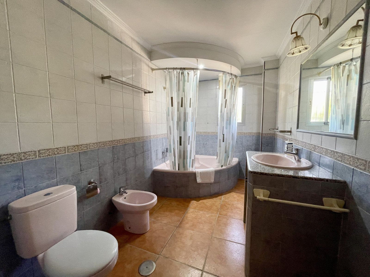 4 Bed Townhouse for sale in Nerja Costa Del Sol East, Málaga, Spain