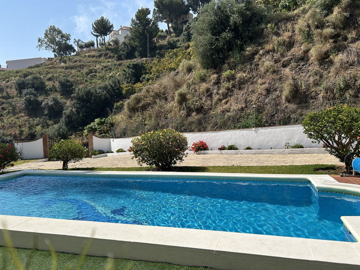 4 Bed Townhouse for sale in Nerja Costa Del Sol East, Málaga, Spain