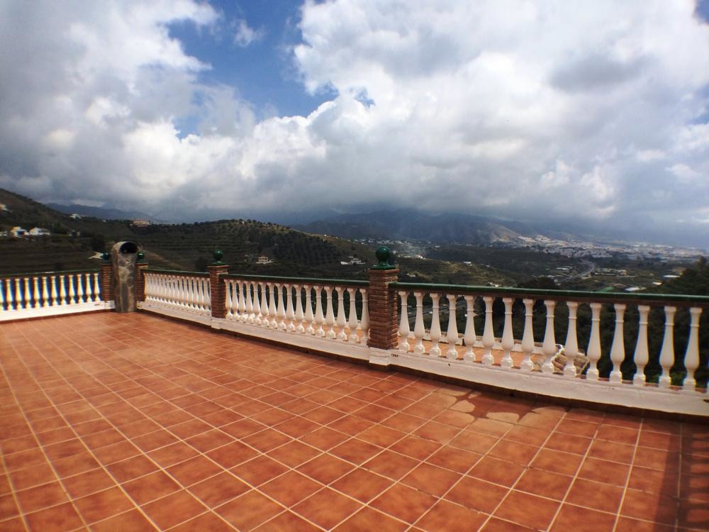 4 Bed Townhouse for sale in Nerja Costa Del Sol East, Málaga, Spain