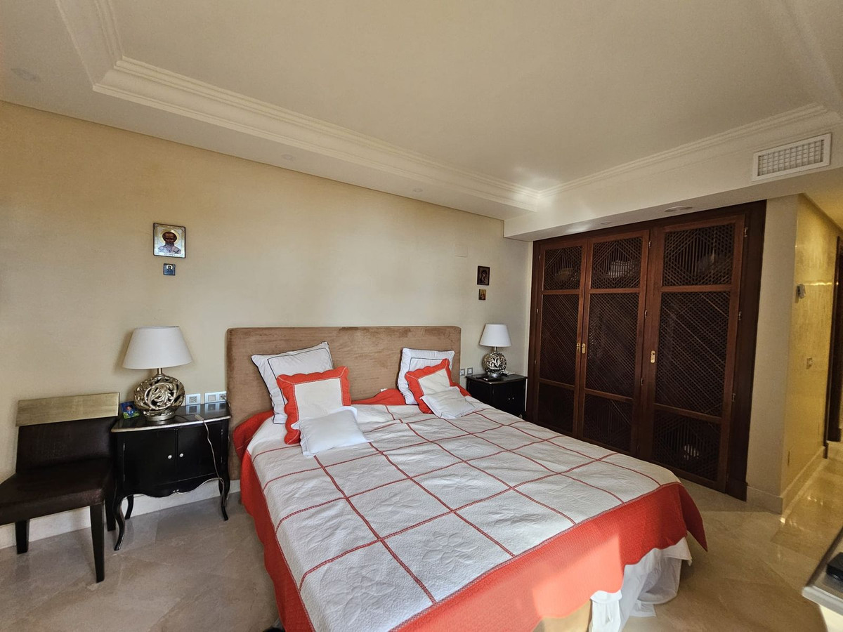 3 Bed Apartment for sale in Estepona Costa Del Sol, Málaga, Spain