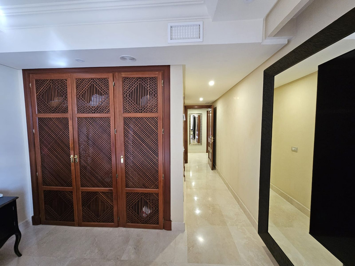 3 Bed Apartment for sale in Estepona Costa Del Sol, Málaga, Spain