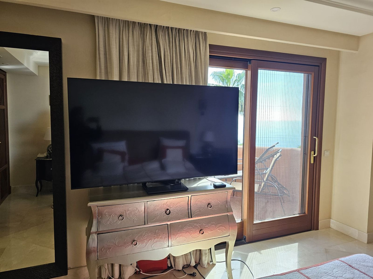 3 Bed Apartment for sale in Estepona Costa Del Sol, Málaga, Spain